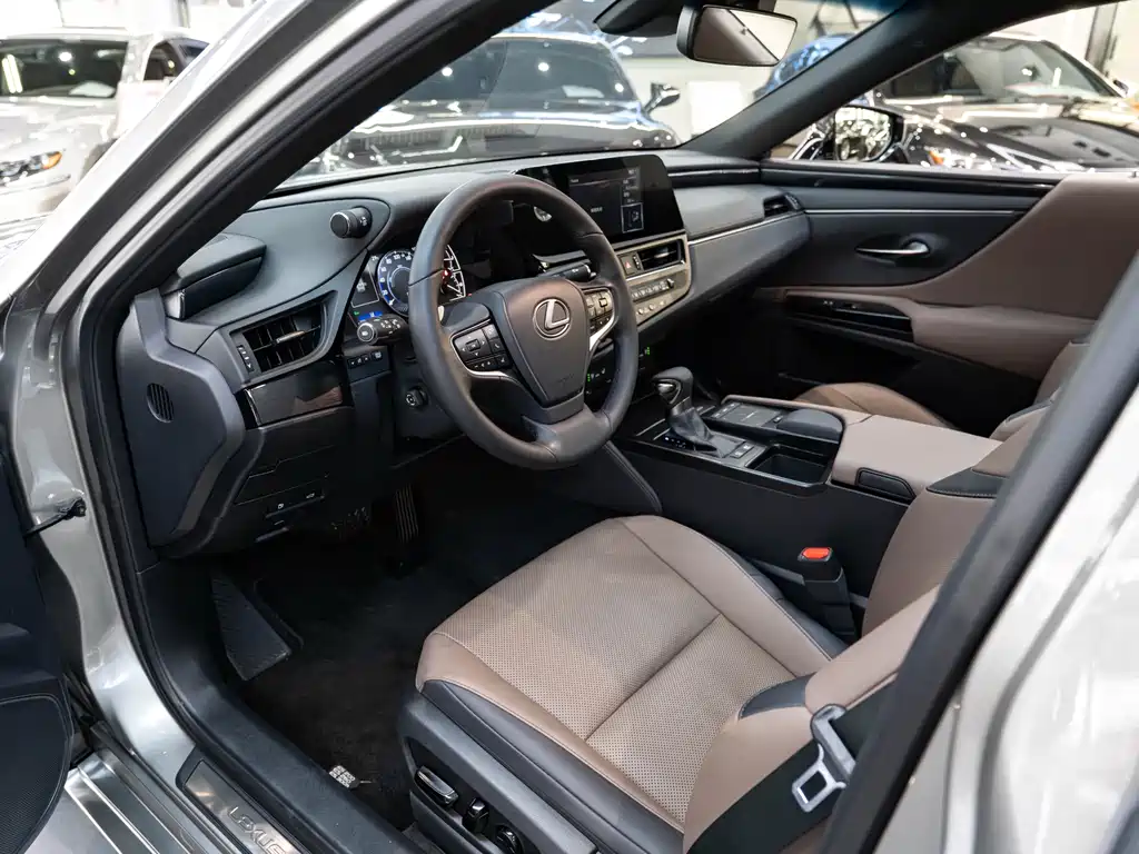 Lexus ES 2021 300h Premium
