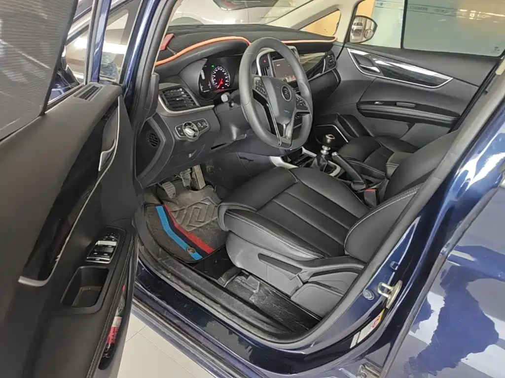BYD MAX — миниатюра 16