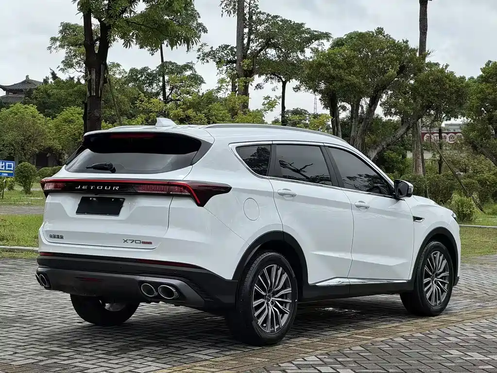 JETOUR X70 PLUS 2023 1.6T DCT Power 5 мест