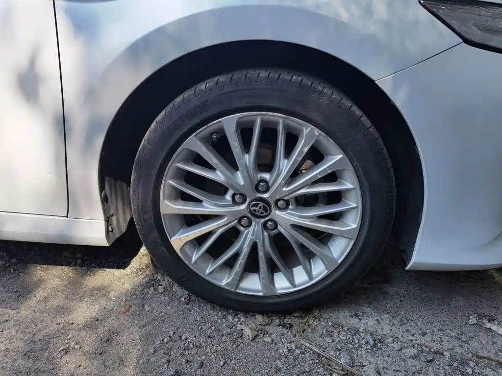 Toyota Camry — миниатюра 8