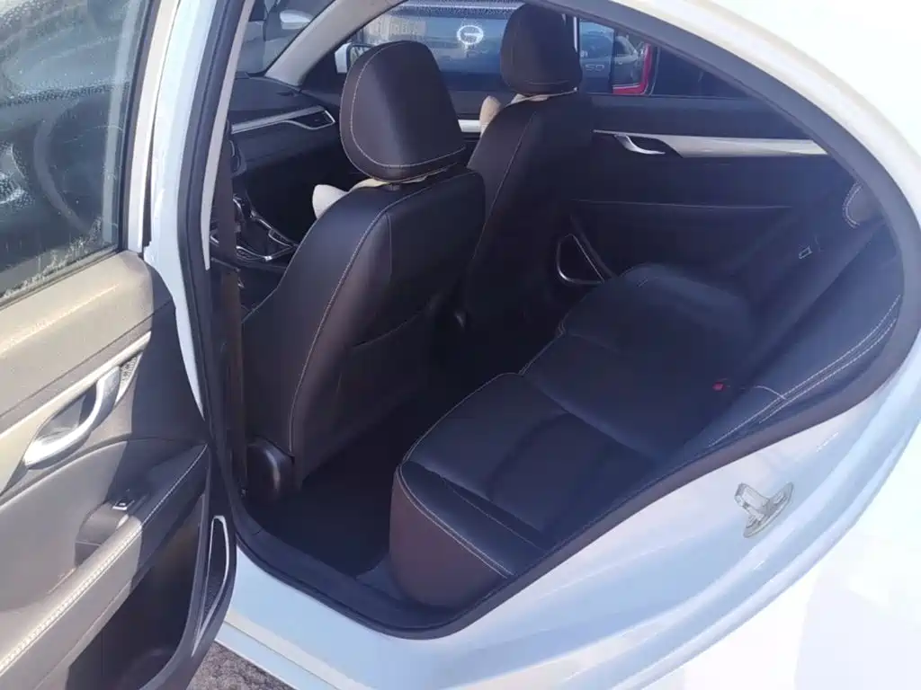 Geely Emgrand — миниатюра 13