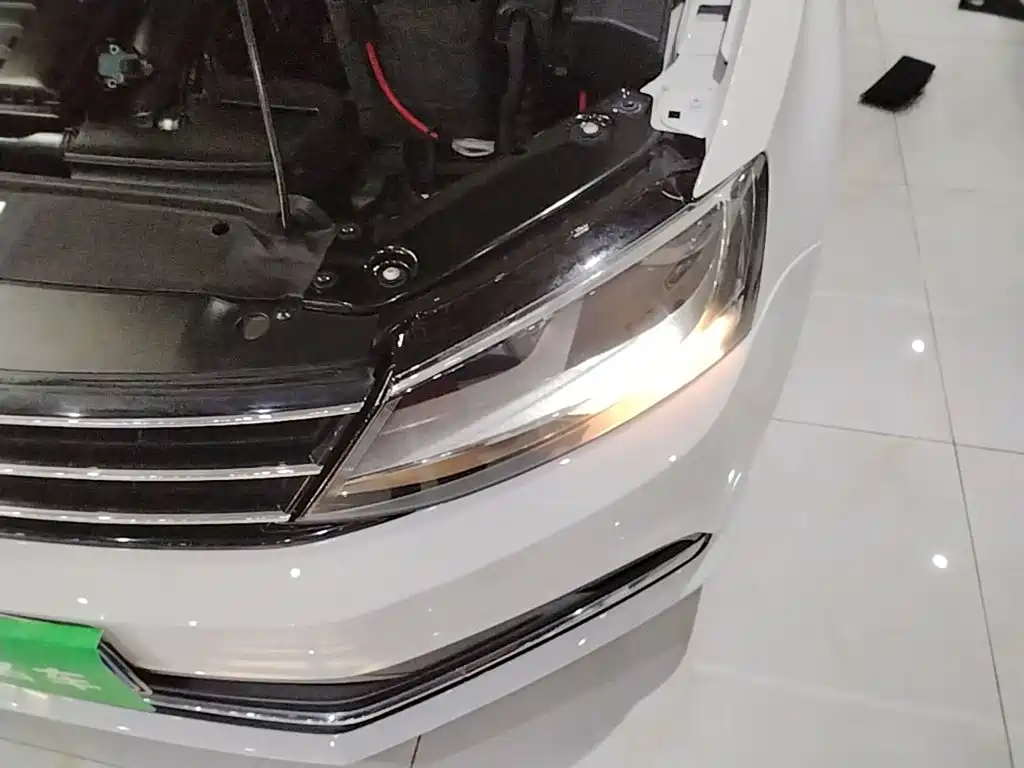 Volkswagen Sagitar — миниатюра 24