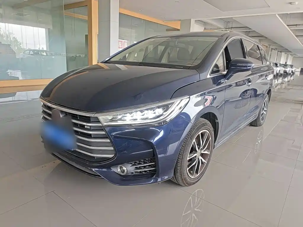 BYD MAX