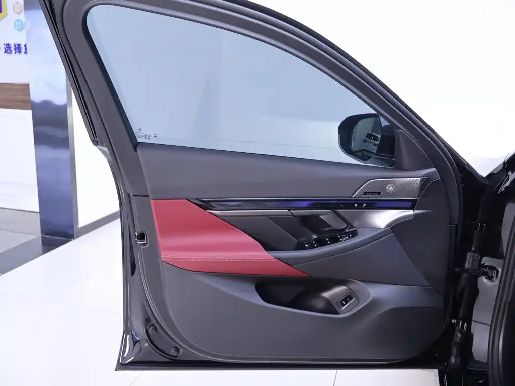 BMW 5 Series — миниатюра 18