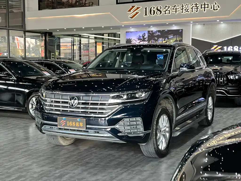 VOLKSWAGEN TOUAREG