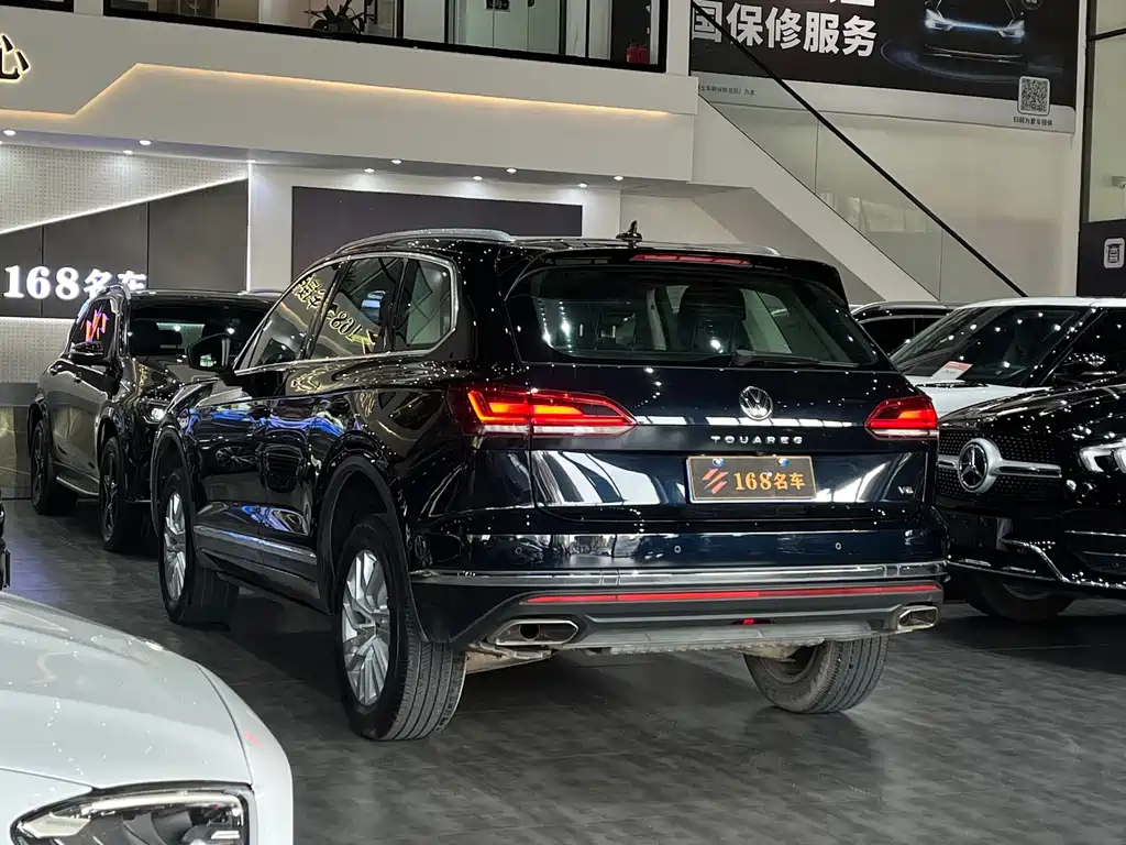 VOLKSWAGEN TOUAREG