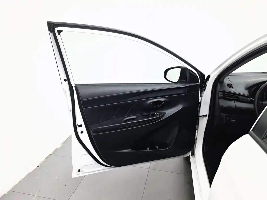 Toyota Vios — миниатюра 8