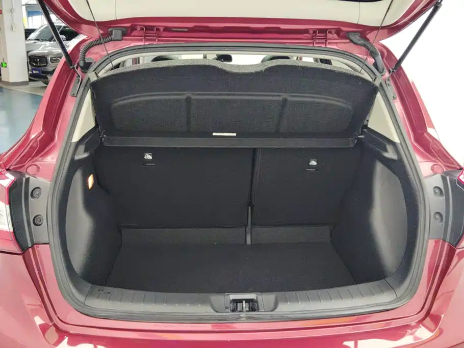 Nissan Tiida — миниатюра 4