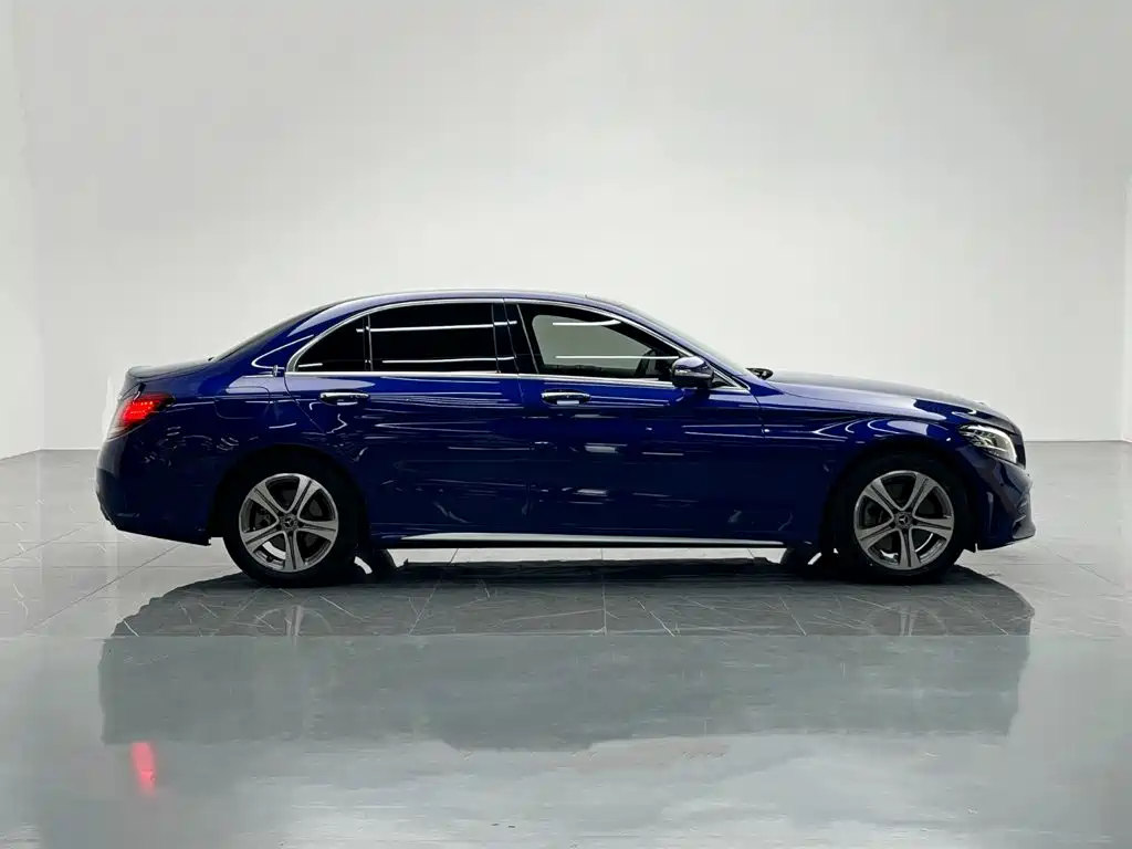 Mercedes-Benz C-Class — миниатюра 7