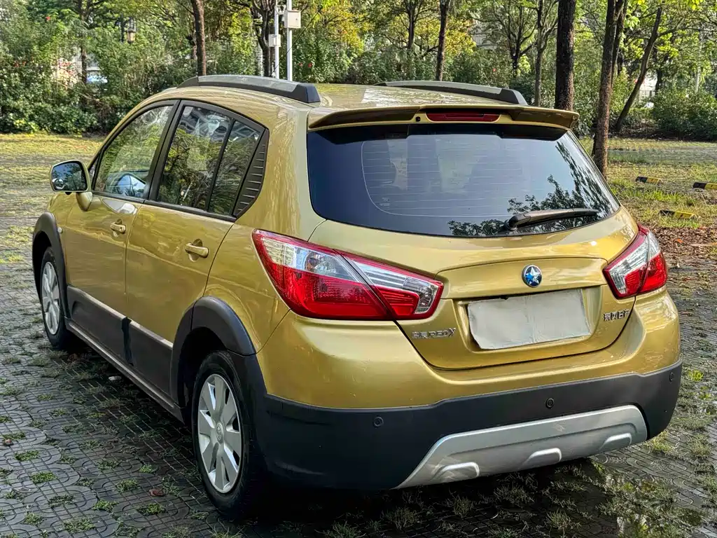 Venucia R50X 2013 1.6L AT
