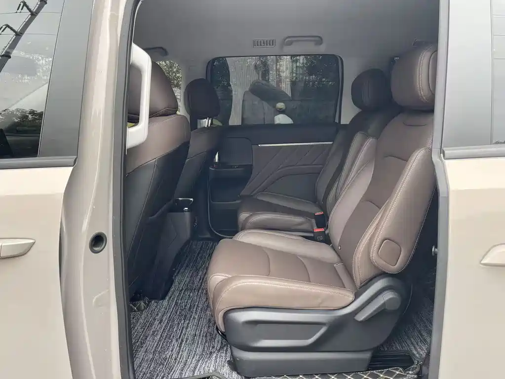 Wuling Xingguang 730 New Energy — миниатюра 6