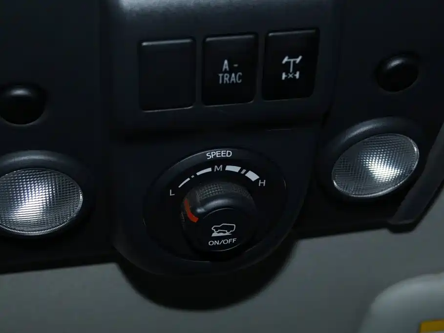 Toyota FJ Cruiser — миниатюра 14