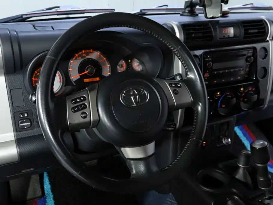 Toyota FJ Cruiser — миниатюра 12