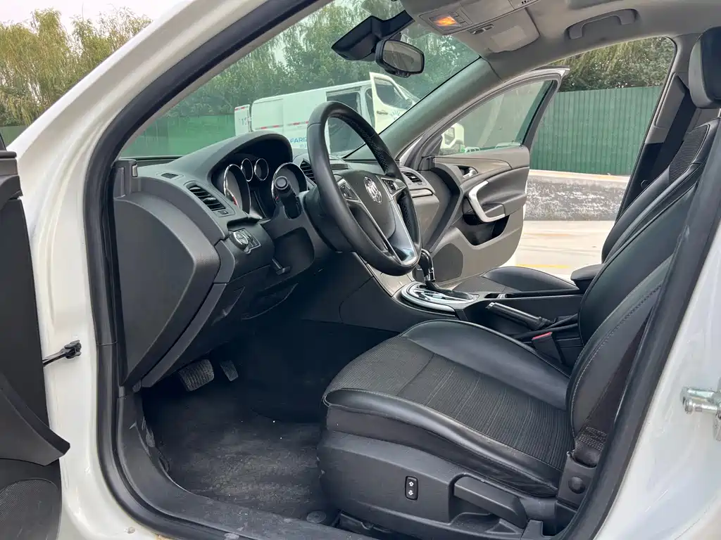 Buick Regal — миниатюра 12