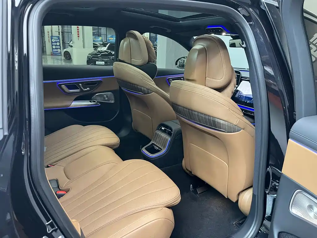 Mercedes-Benz E-Class — миниатюра 16
