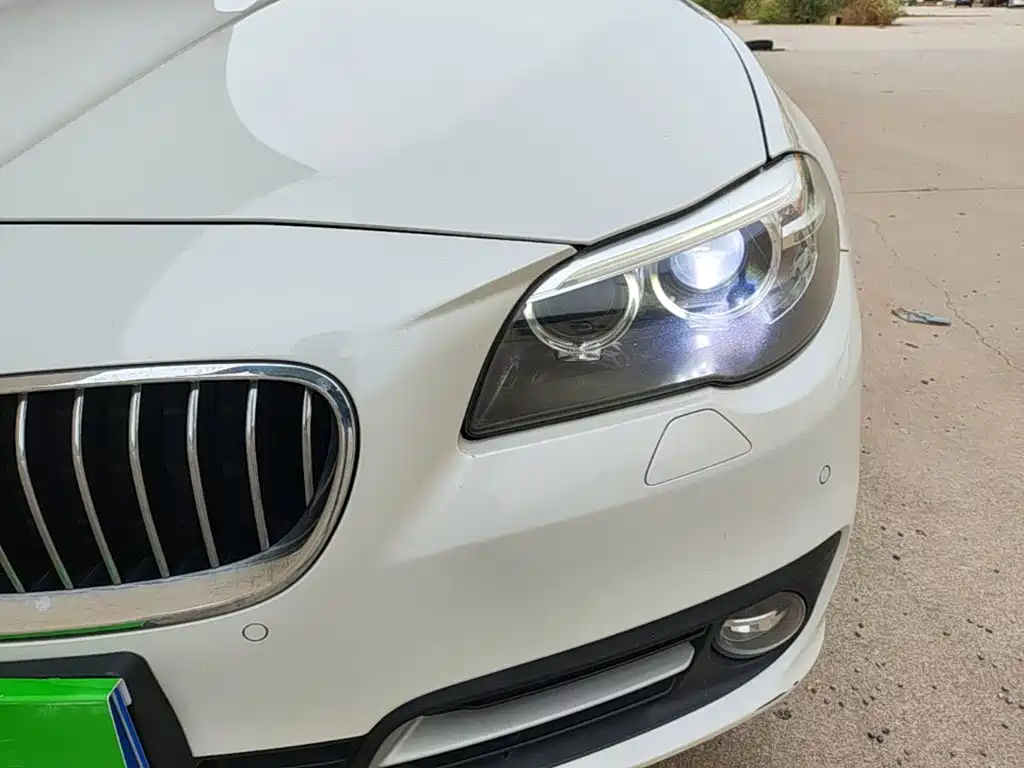 BMW 5 Series — миниатюра 24