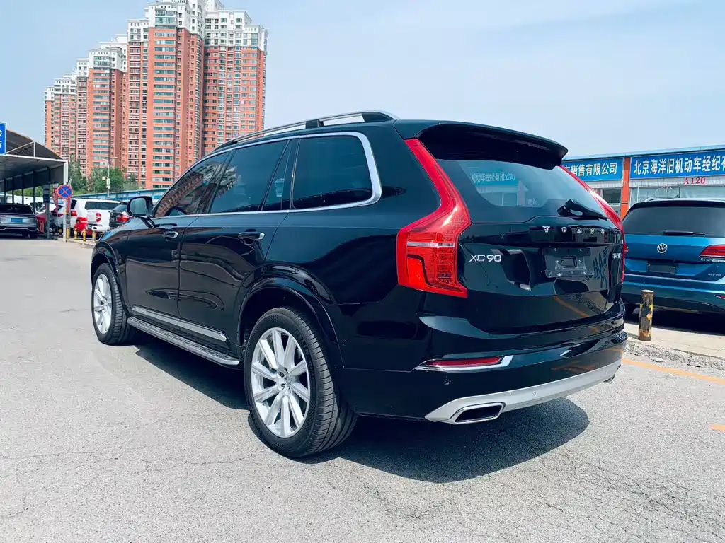 Volvo XC90 — миниатюра 9