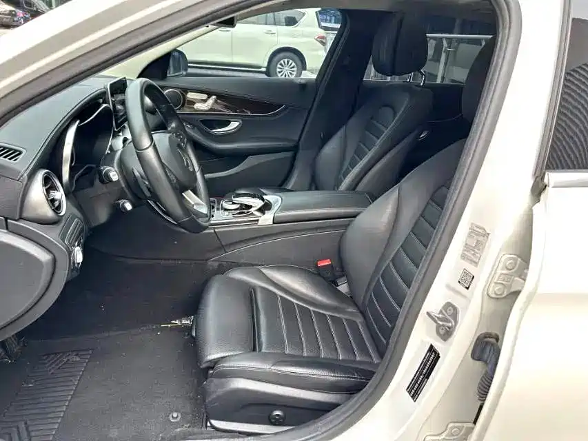 Mercedes-Benz C-Class — миниатюра 4