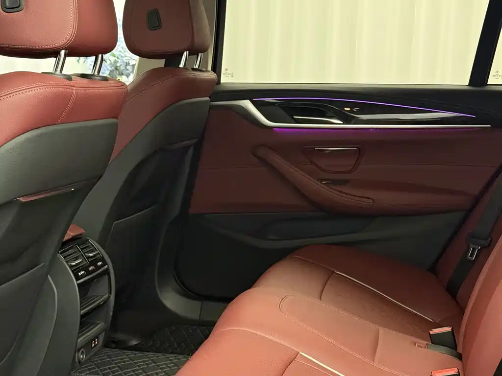 BMW 5 Series — миниатюра 7