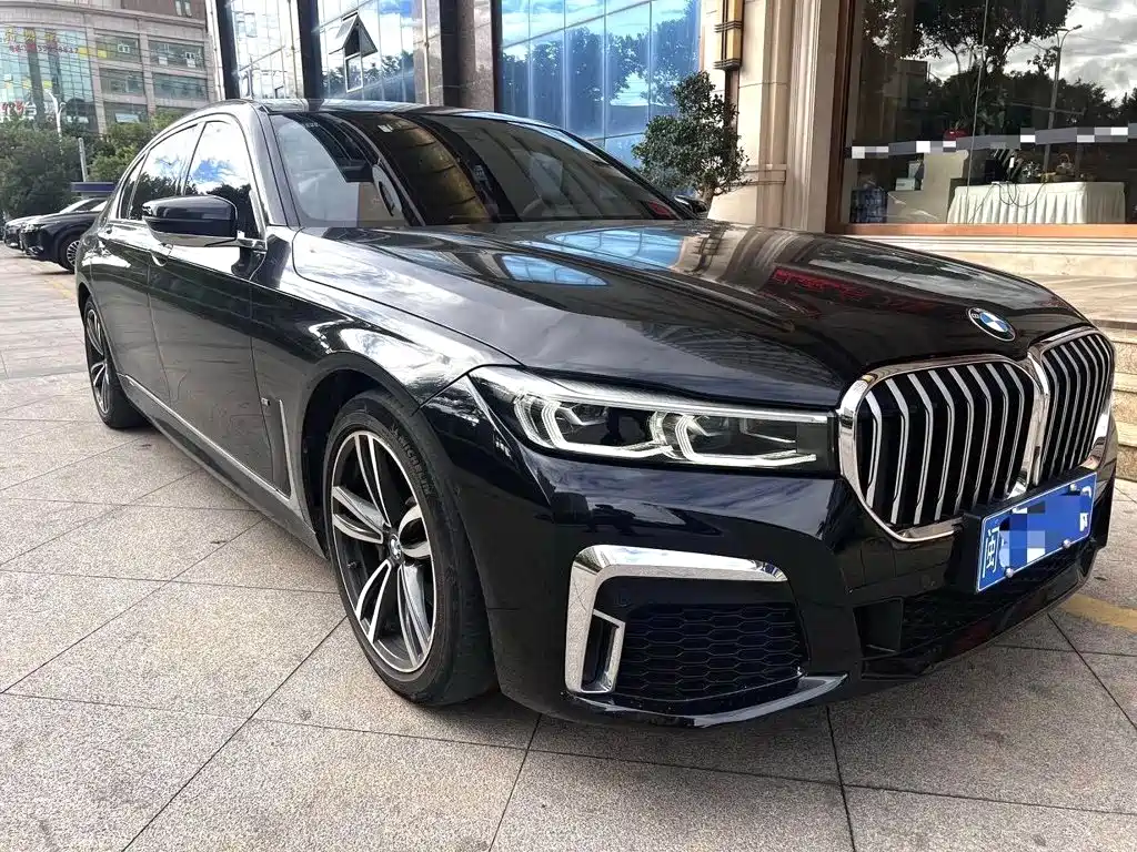 BMW 7 Series — миниатюра 3