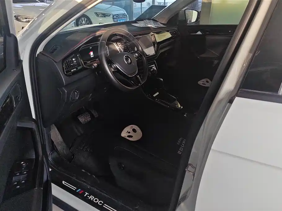 VOLKSWAGEN T ROC EXPLORING SONGS