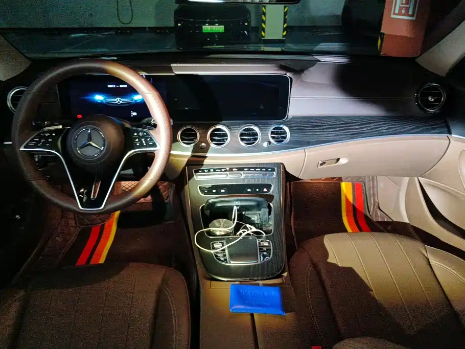 Mercedes-Benz E-Class — миниатюра 12