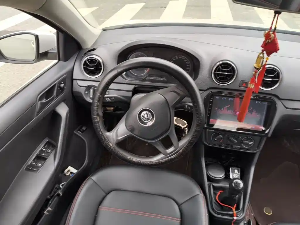Volkswagen Jetta — миниатюра 6