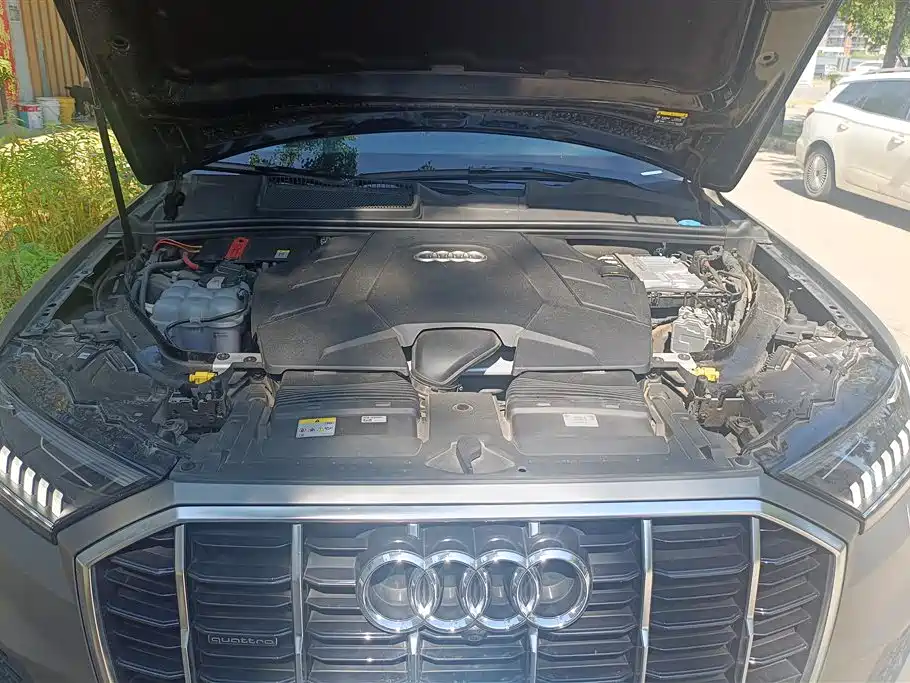 Audi Q7 2023 55 TFSI quattro S line Sport