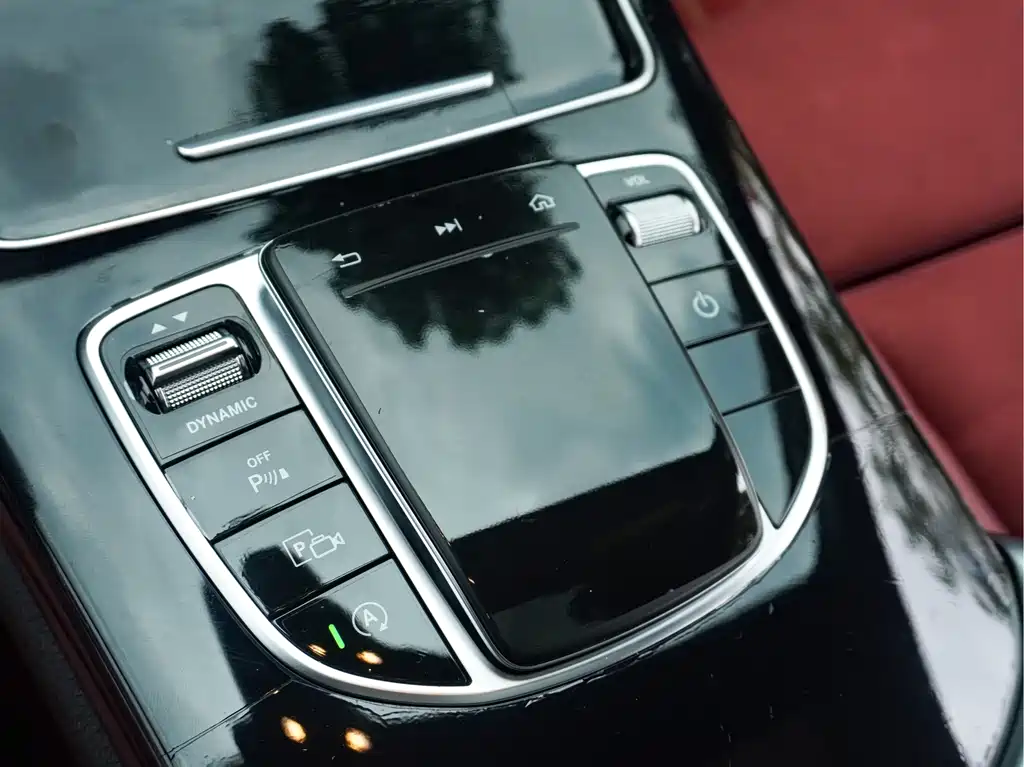 Mercedes-Benz C-Class — миниатюра 15