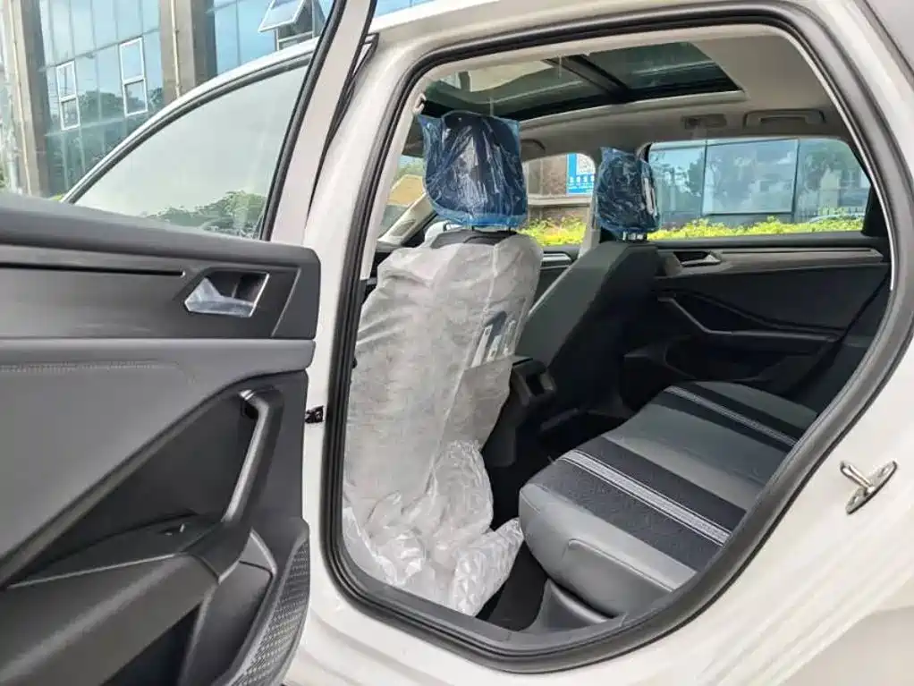 Volkswagen Sagitar — миниатюра 5
