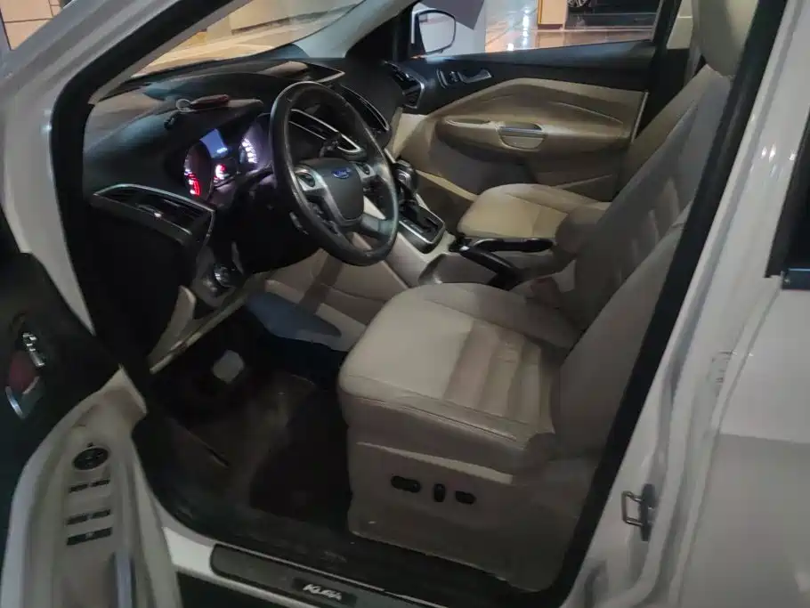 Ford Kuga — миниатюра 9