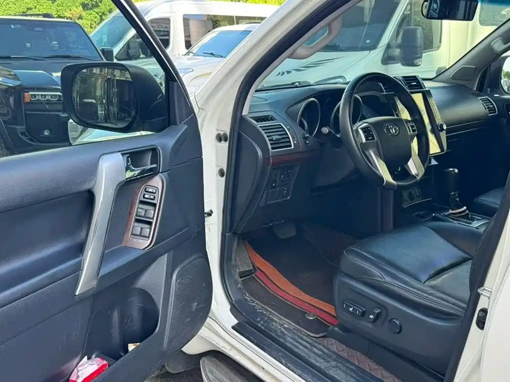Toyota Prado — миниатюра 3