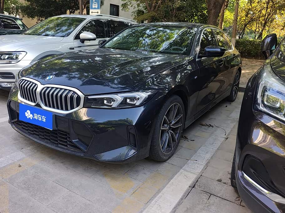 BMW 3 Series 2.0 л 2023 г. Чёрный, пробег 33700 км