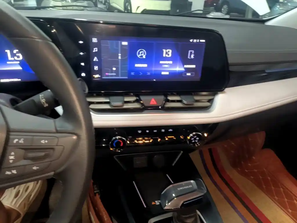 Chevrolet Monza — миниатюра 13
