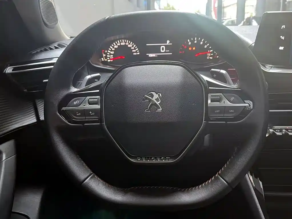Peugeot 2008 — миниатюра 13