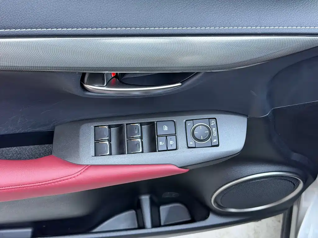 Lexus NX — миниатюра 4