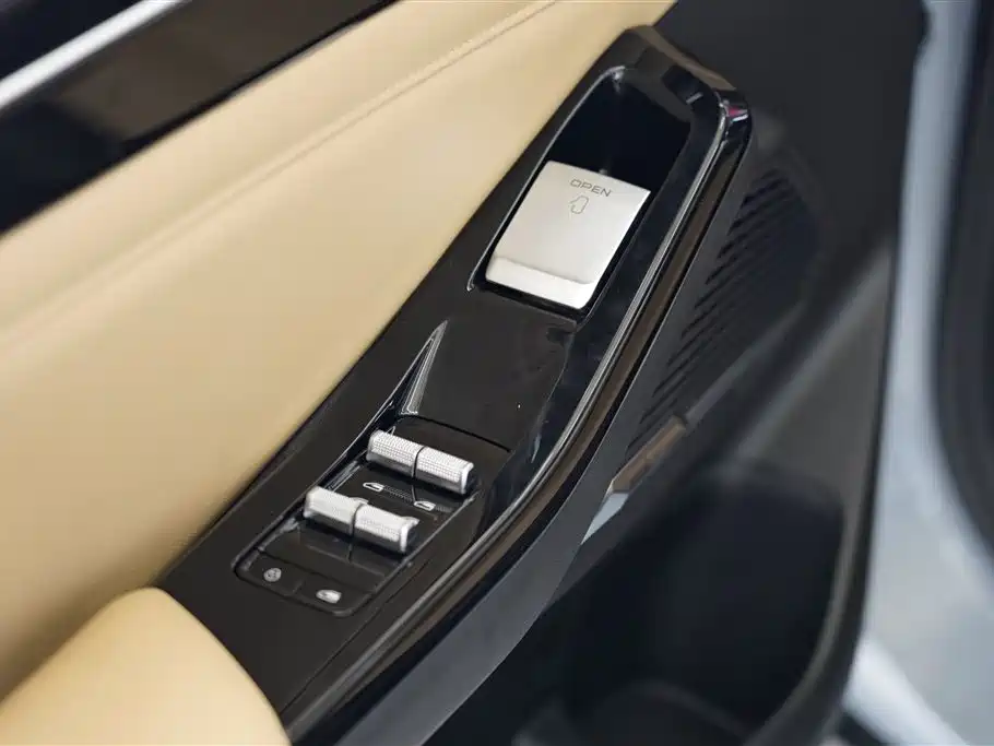 GEELY GALAXY GALAXY L6