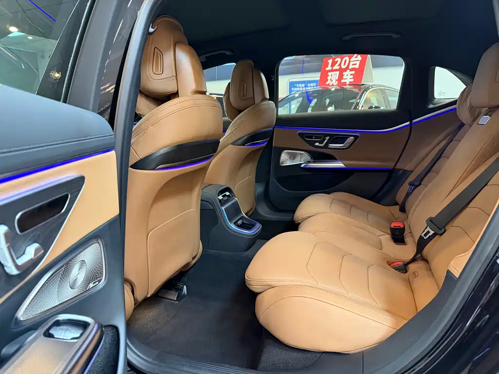 Mercedes-Benz E-Class — миниатюра 12