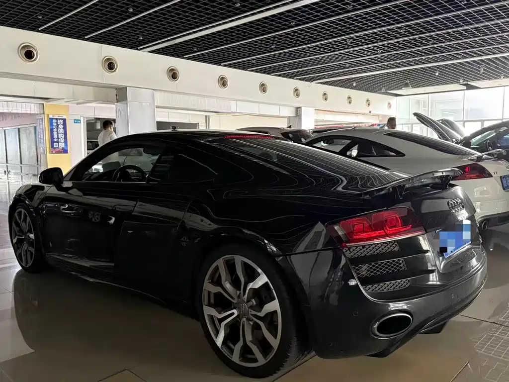 Audi R8 — миниатюра 11