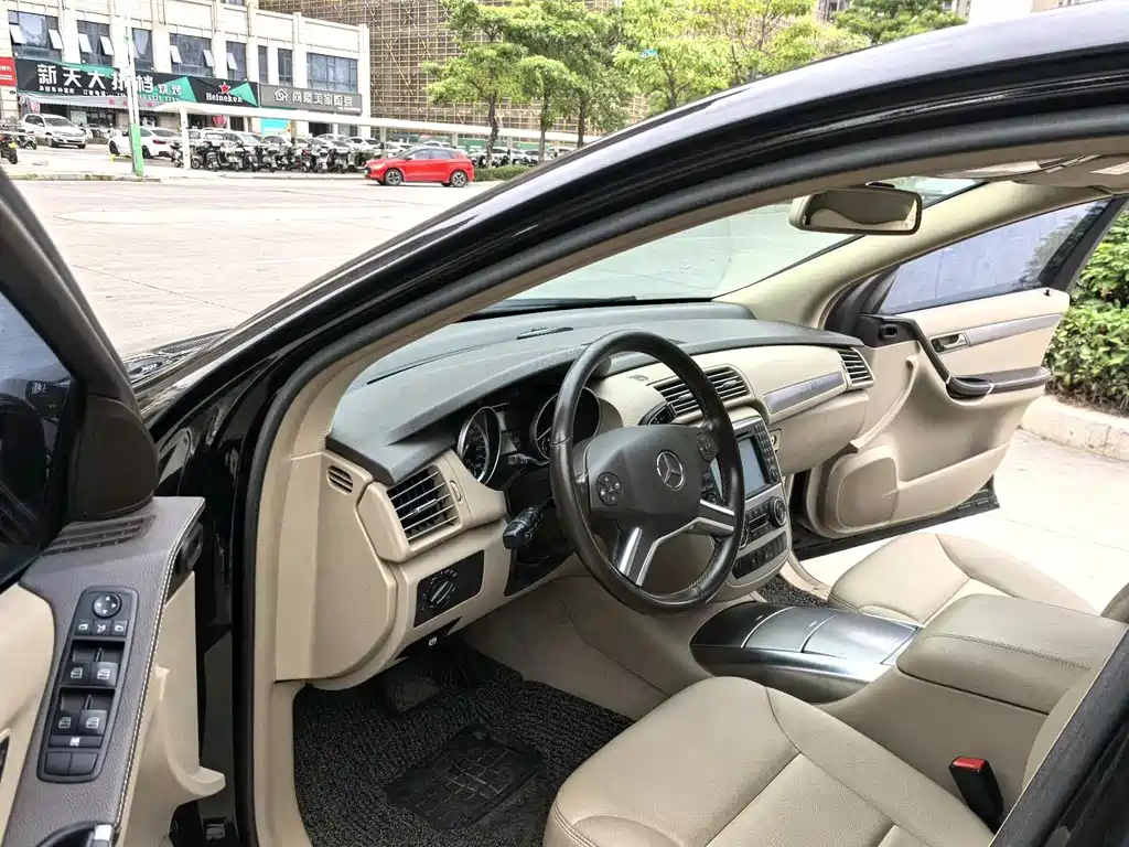 Mercedes-Benz R 2011 R 300 L