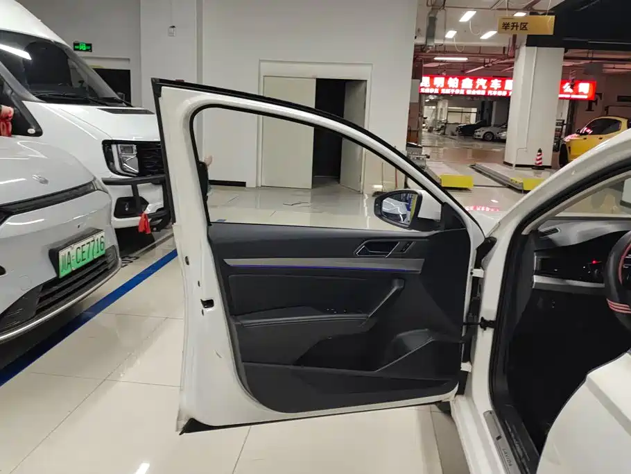Volkswagen Lavida — миниатюра 7