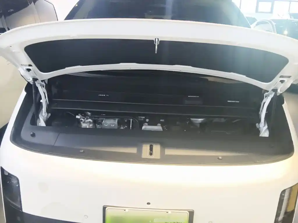 Li Auto Li MEGA — миниатюра 20