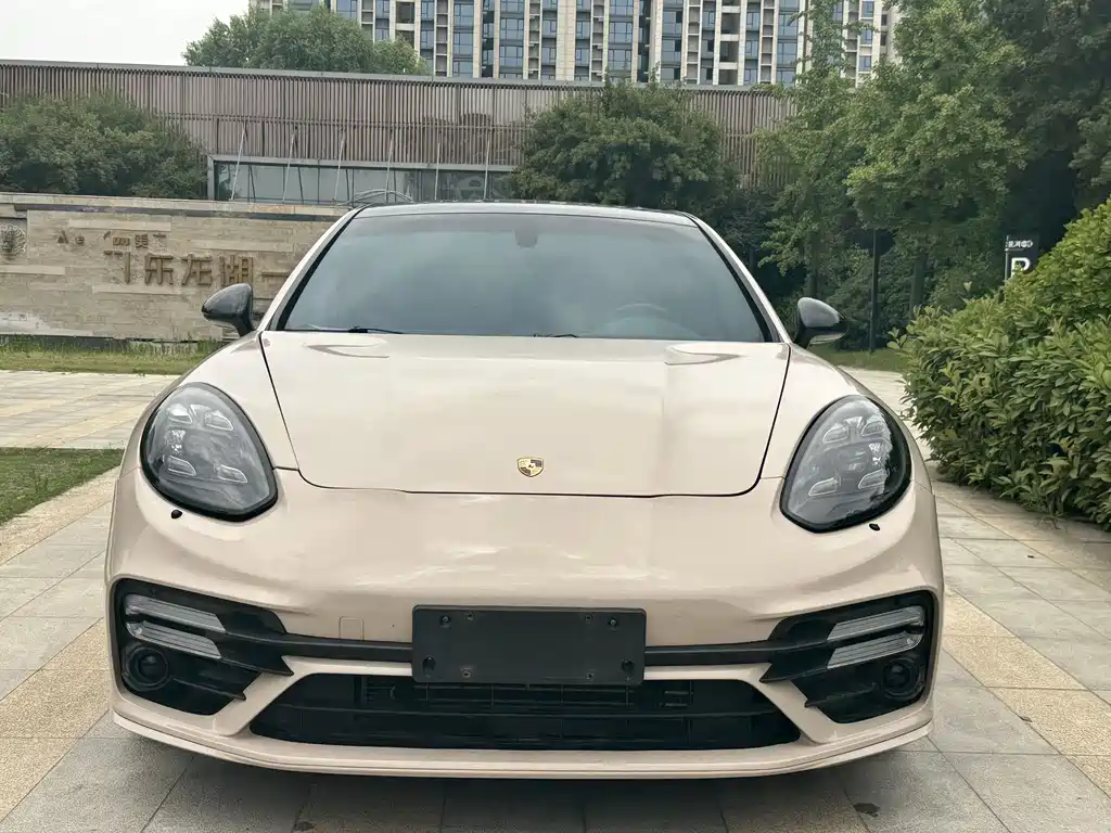 Porsche Panamera 2013 Panamera 4 Platinum Edition 3.6L