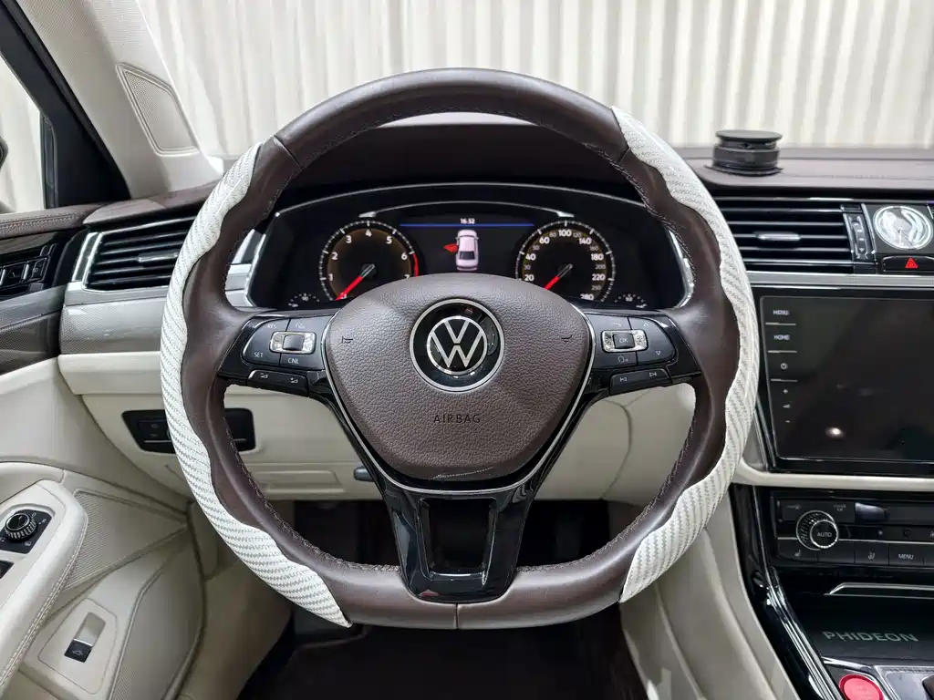 Volkswagen Phideon — миниатюра 17