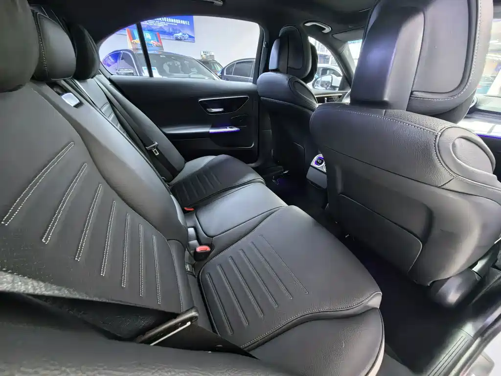 Mercedes-Benz C-Class — миниатюра 8