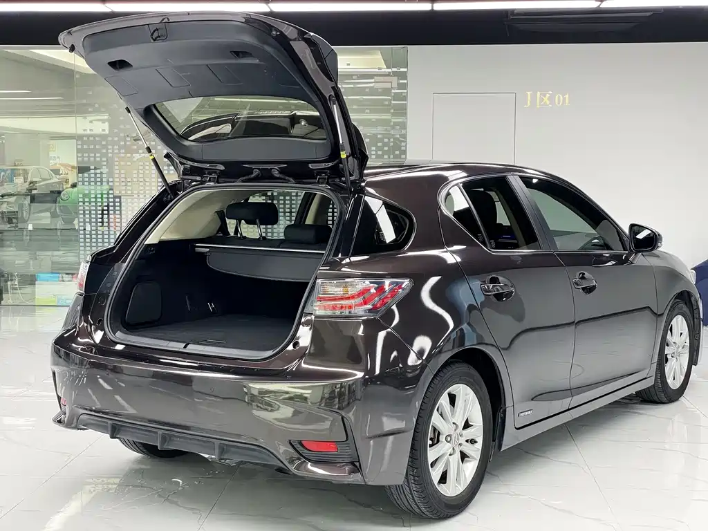 Lexus CT — миниатюра 21