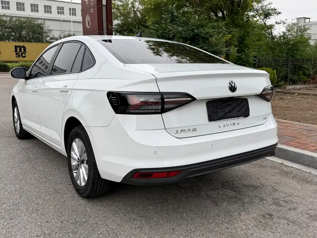 Volkswagen Lavida — миниатюра 11