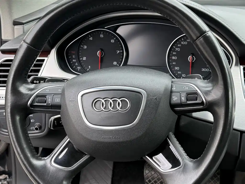 Audi A8 — миниатюра 7