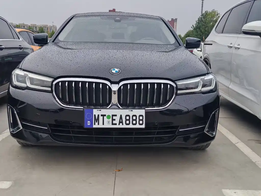 BMW 5 Series — миниатюра 2
