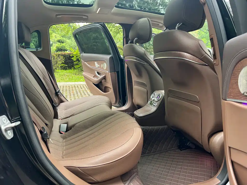 Mercedes-Benz E-Class — миниатюра 22